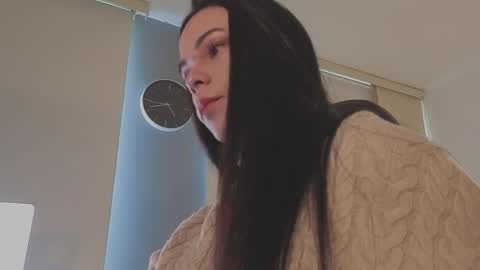 Mia online show from March 20, 5:36 pm