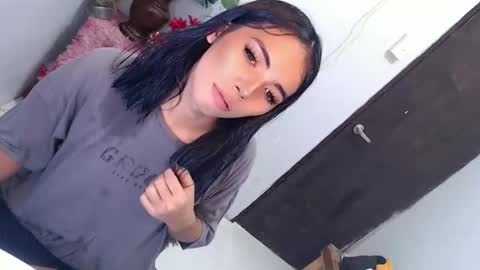 julie online show from April 5, 2:09 am