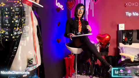 Miss Nicole online show from February 5, 1:54 pm