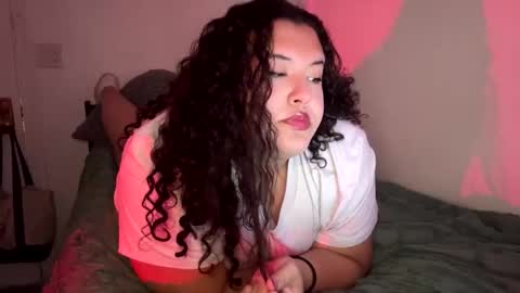 Snapshot of missvalentines chatting on September 28, 2:54 am Miss Valentine online show from September 28, 2:54 am