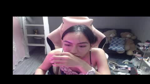 ELYSE A SIMPLE GIRL online show from March 8, 1:47 pm