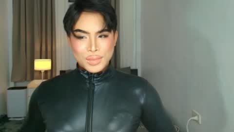 kim online show from May 1, 11:25 am