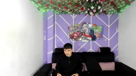 nahomi_hot2002 online show from May 10, 12:10 pm