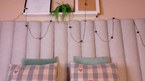  VICTORIA  online show from April 15, 8:09 pm