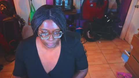 Naomi online show from May 7, 10:22 am