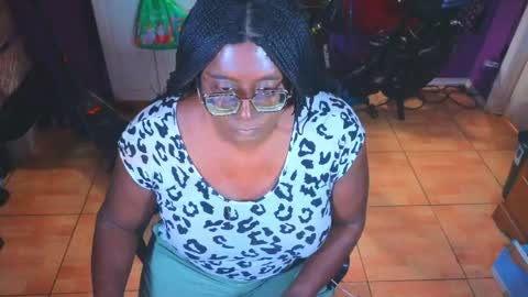 Naomi online show from May 11, 8:06 pm