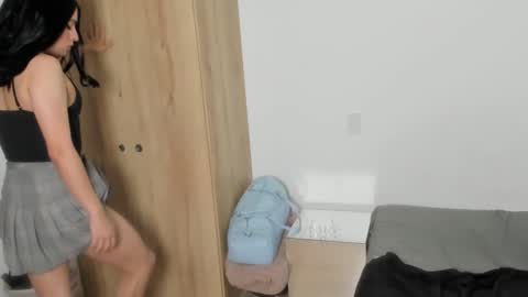 Naomi Moore online show from February 10, 9:55 pm