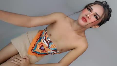 Nathalie smith online show from May 12, 2:09 am