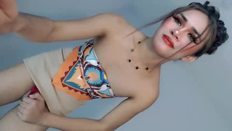 Nathalie smith online show from May 18, 4:07 am