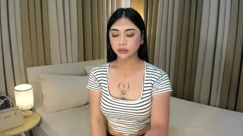 naughtyy_hunk_niel online show from May 25, 7:49 am
