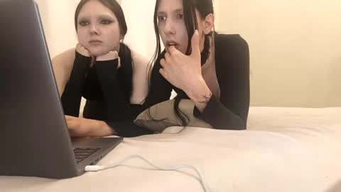nbomcik online show from June 25, 10:58 pm
