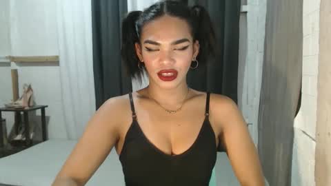 neomi online show from October 13, 10:05 am