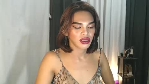 neomi online show from January 5, 5:27 pm