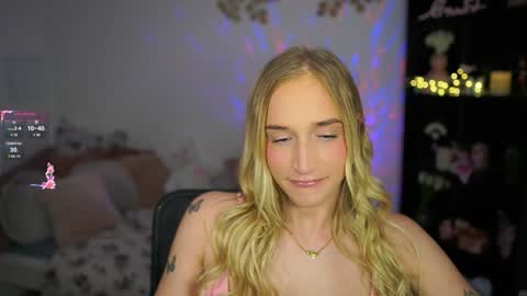 nicolette__shea_ online show from January 27, 2:02 pm