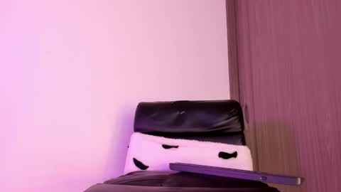 Nicoleth Mendez  online show from February 6, 3:45 am