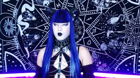 caroline online show from April 5, 7:34 pm