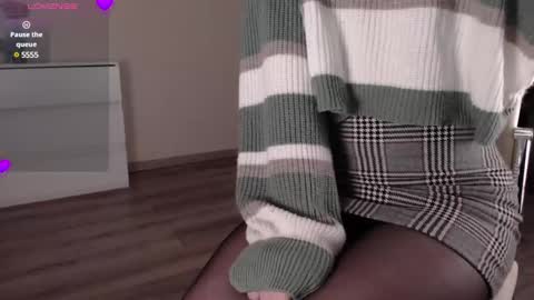 noelleneptune online show from February 4, 3:15 pm