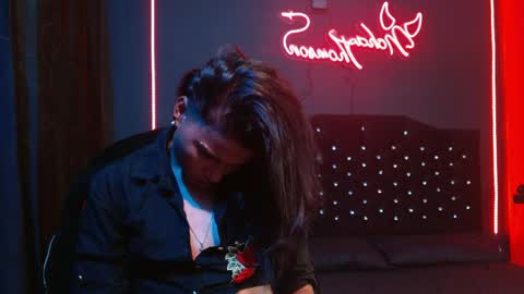 Noha Thomson online show from April 21, 1:07 am