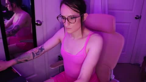 Nolynn online show from November 1, 3:37 am