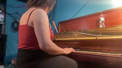 NyxRaven online show from March 15, 2:20 pm