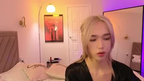 Ami and Maddy online show from May 21, 9:05 am
