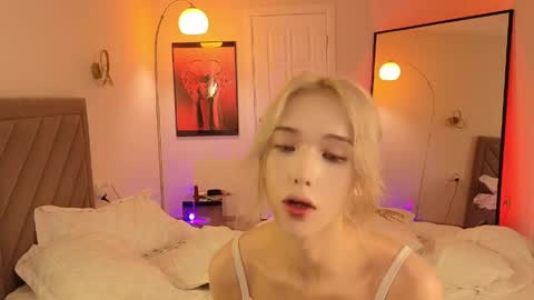 Ami and Maddy online show from May 22, 9:49 am