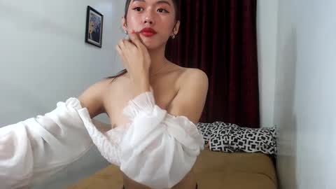 oliviaknightx online show from January 9, 11:24 pm