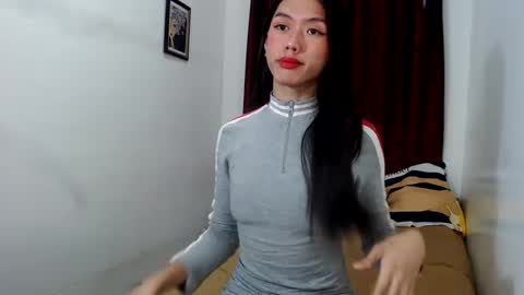 oliviaknightx online show from February 4, 3:00 am