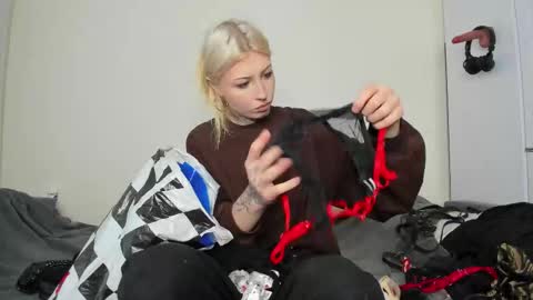 Iva online show from November 15, 10:46 am