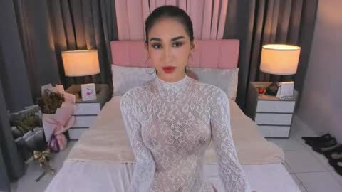 parismilker online show from June 4, 9:07 pm