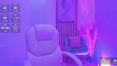 Paulina Belle online show from April 7, 1:34 pm