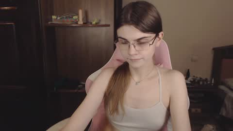 Farida online show from December 14, 3:40 am