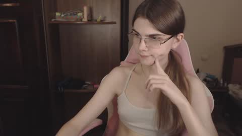 Farida online show from December 18, 2:21 am