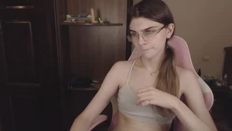 Farida online show from December 26, 2:22 am