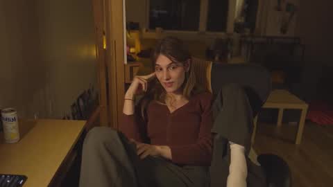 caracal online show from December 22, 4:39 am