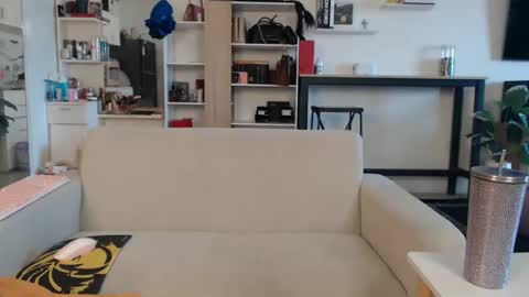 plasticgirll online show from February 2, 3:21 am