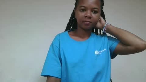 pouponnette online show from February 3, 5:49 am