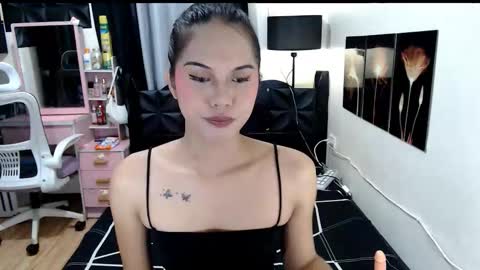 Snapshot of princess_018 chatting on October 21, 2:03 am Shane online show from October 21, 2:03 am