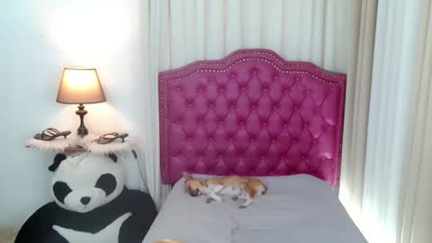 princessyanzy1 online show from January 31, 11:47 pm