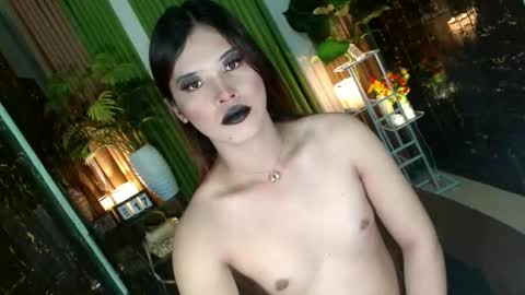 Kendal  online here from 6am-3pm philippine time online show from January 17, 1:35 am