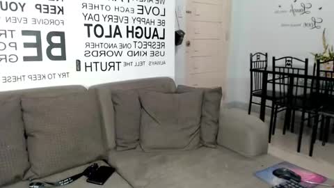 QUEEN online show from December 11, 10:52 am