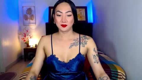 QUEEN online show from February 13, 7:35 am