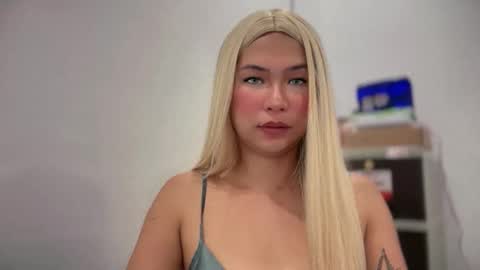 QUEEN online show from February 7, 6:52 am