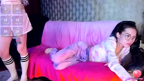 Joline and Alexa online show from February 9, 8:02 pm