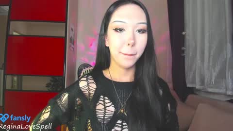 Snapshot of reginainspace chatting on January 20, 11:43 pm  Regina online show from January 20, 11:43 pm