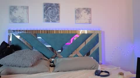 reiv_femboy online show from November 3, 1:48 am