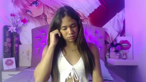 RENATA VALENTINA online show from April 25, 1:52 pm