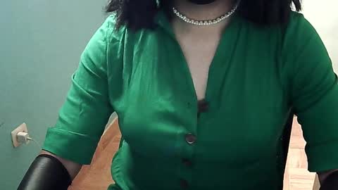 Snapshot of rosabells chatting on March 1, 7:59 pm Rosa online show from March 1, 7:59 pm