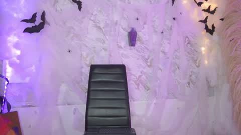 Lyla OF roselinedior online show from October 22, 2:52 pm