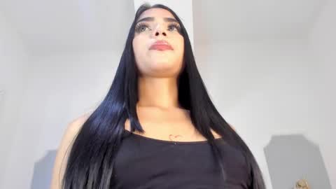 roxana_scott1 online show from May 12, 4:10 am